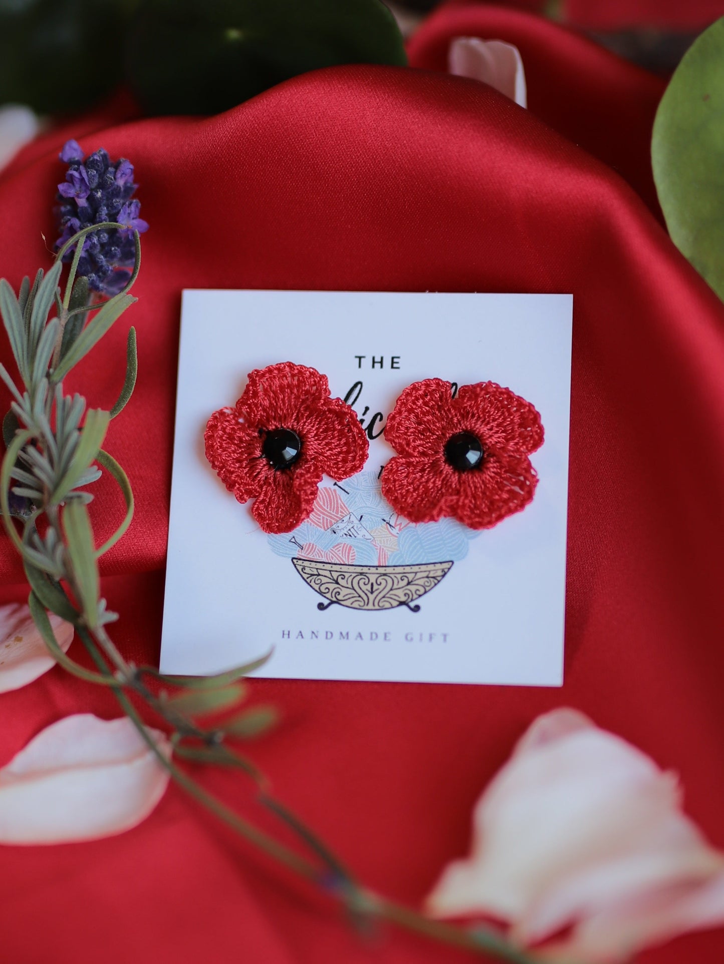 Poppy stud earrings